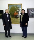 Архитектор Эдуард Викторович Майбаум и Алексей Акиндинов у картины Алексея.