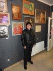 Алексей Акиндинов на фоне своих картин. На открытии третьей выставки неформальных художников. 